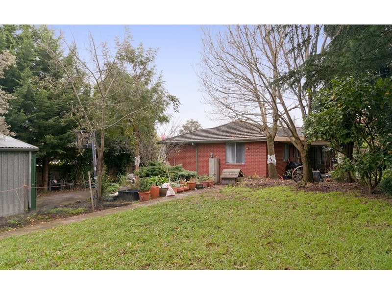 13 Shirley Street, Mooroolbark VIC 3138