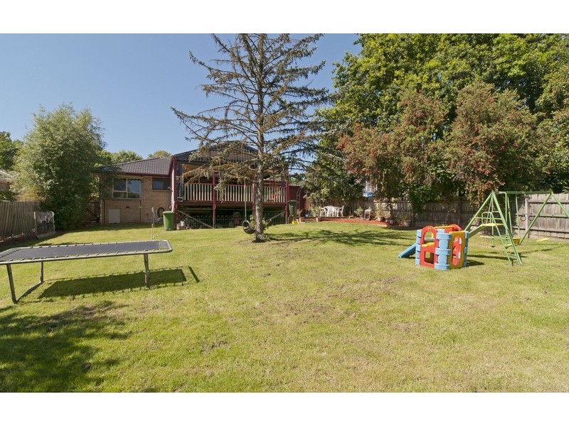 17 Gordon Court, Mooroolbark VIC 3138