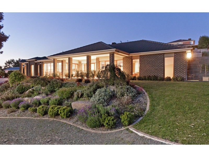 6 Classic  Drive, Mooroolbark VIC 3138