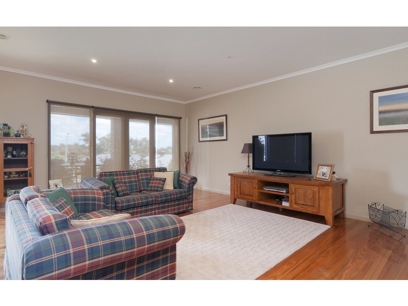 6 Classic  Drive, Mooroolbark VIC 3138