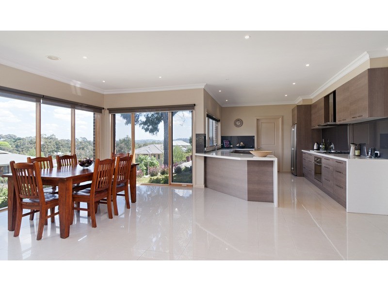 6 Classic  Drive, Mooroolbark VIC 3138