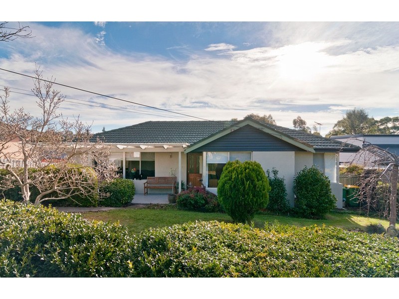 43 Greenslopes Drive, Mooroolbark VIC 3138