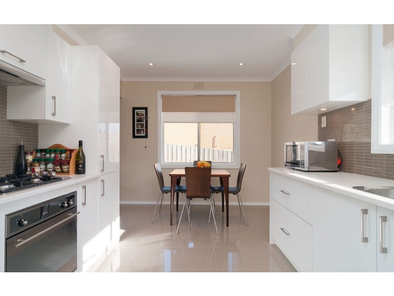 43 Greenslopes Drive, Mooroolbark VIC 3138