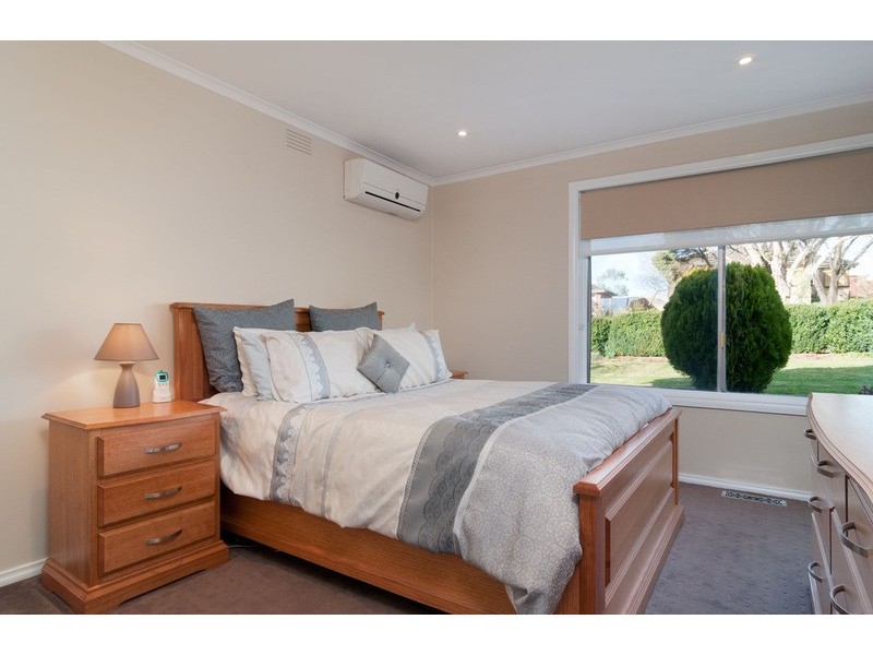 43 Greenslopes Drive, Mooroolbark VIC 3138