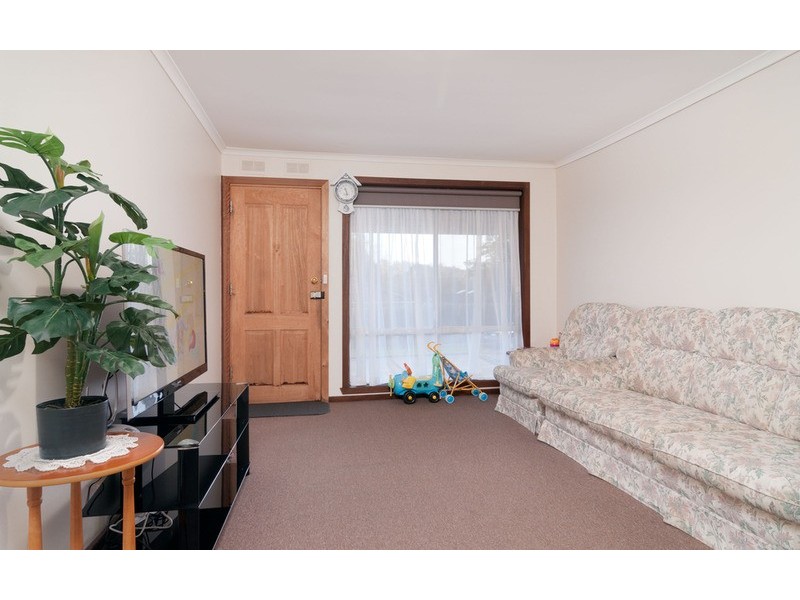 1/65 Hewish Road, Croydon VIC 3136