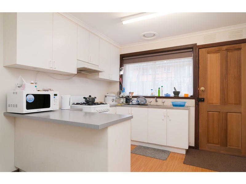 1/65 Hewish Road, Croydon VIC 3136