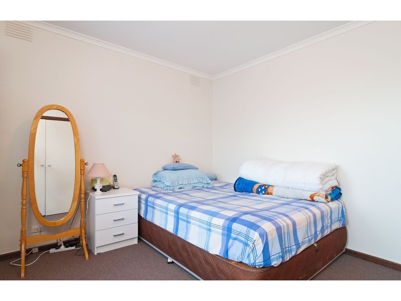 1/65 Hewish Road, Croydon VIC 3136