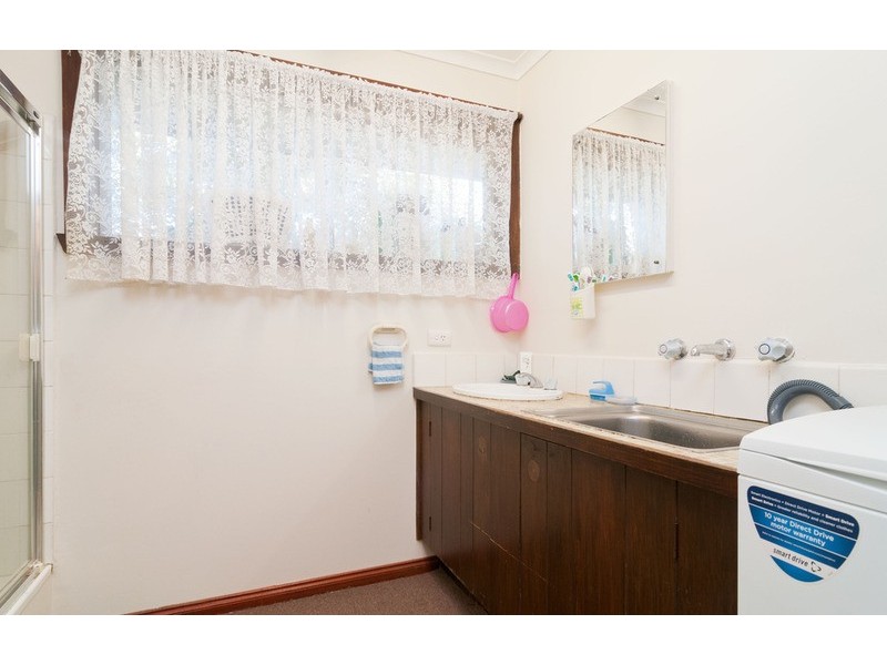 1/65 Hewish Road, Croydon VIC 3136