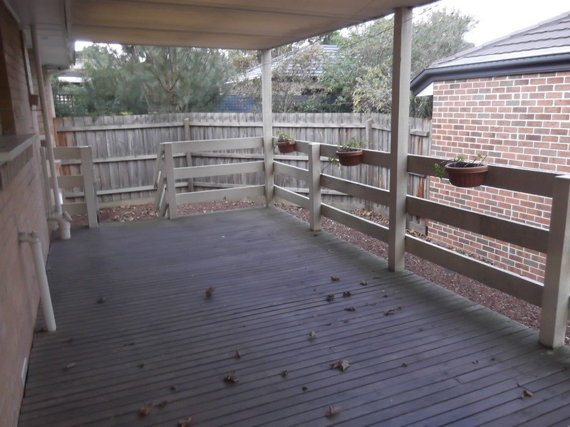 6 Carlyle  Court, Croydon VIC 3136