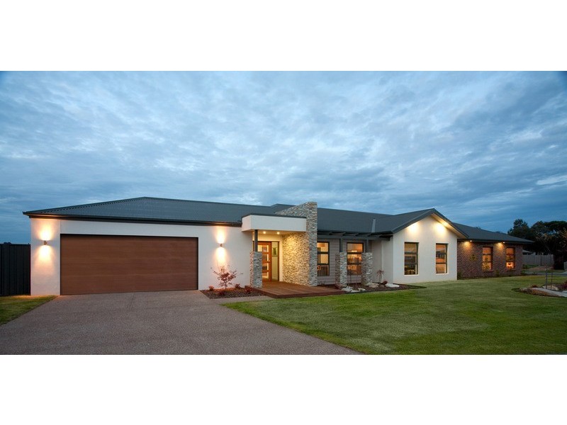 2/593 Hull Road, Lilydale VIC 3140