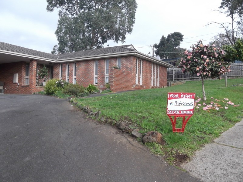 4 Arkarra Court, Mooroolbark VIC 3138