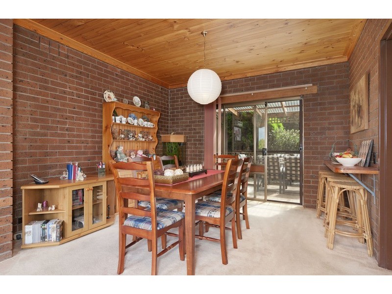 17 Autumn Grove, Mooroolbark VIC 3138