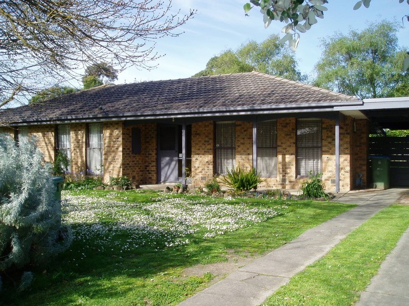 4 Terrung  Court, Croydon VIC 3136