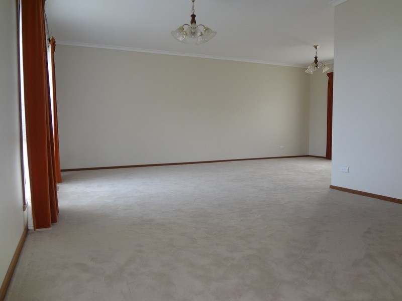 5 Ashton Avenue, Mooroolbark VIC 3138
