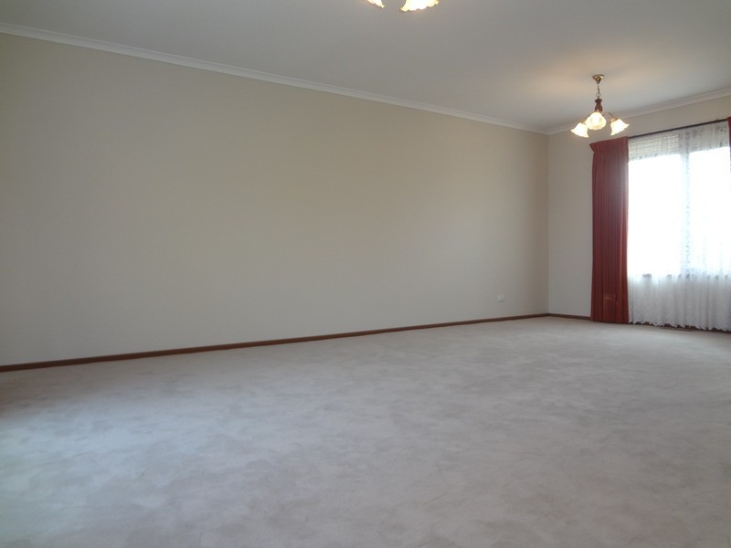 5 Ashton Avenue, Mooroolbark VIC 3138