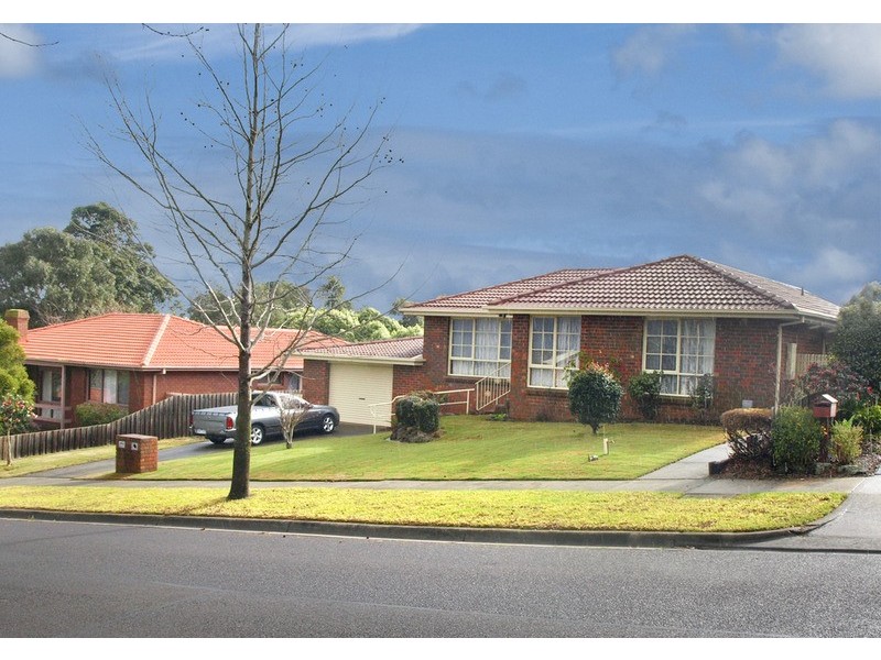 5 Ashton Avenue, Mooroolbark VIC 3138