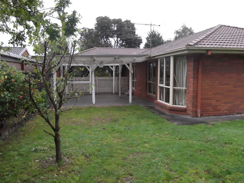 80 Langdale Drive, Croydon Hills VIC 3136