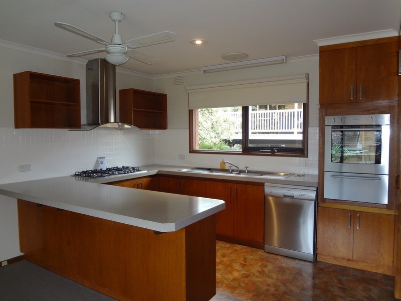 10 Baradine  Road, Mooroolbark VIC 3138