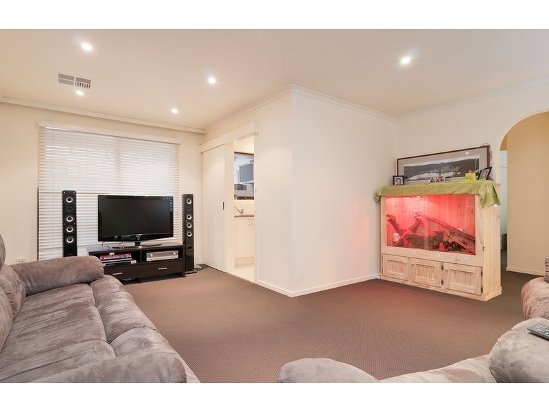 39 Campaspe Drive, Croydon Hills VIC 3136