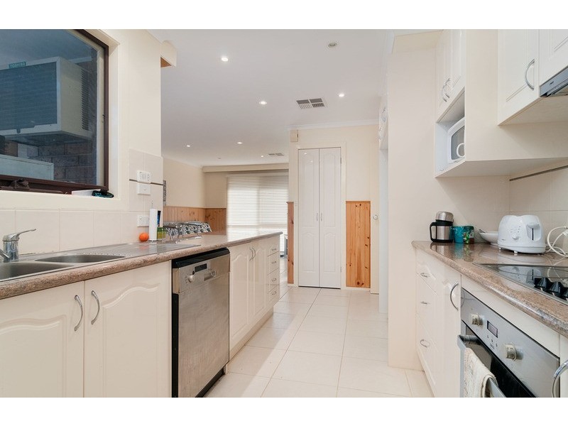 39 Campaspe Drive, Croydon Hills VIC 3136
