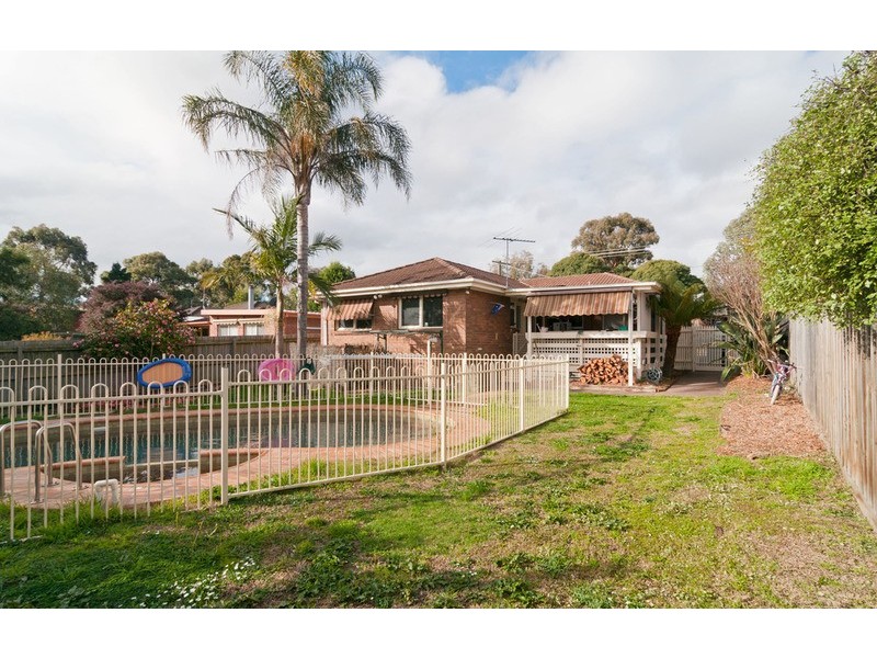 39 Campaspe Drive, Croydon Hills VIC 3136