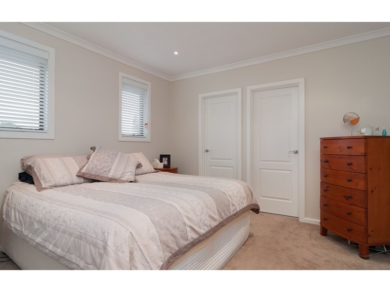 2/7 El Centro, Chirnside Park VIC 3116