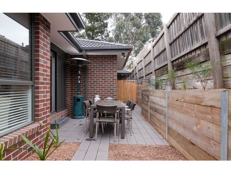 2/7 El Centro, Chirnside Park VIC 3116