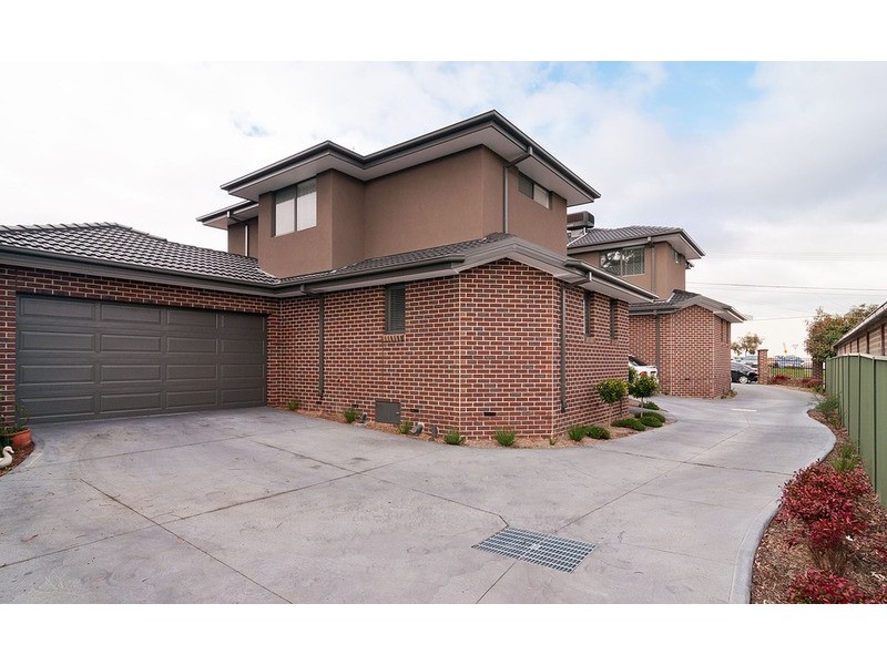 2/7 El Centro, Chirnside Park VIC 3116