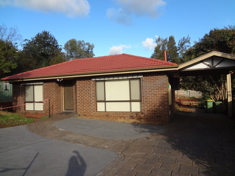 40 Churchill  Drive, Mooroolbark VIC 3138