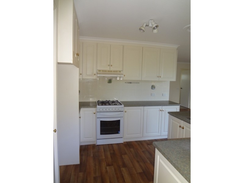 40 Churchill  Drive, Mooroolbark VIC 3138