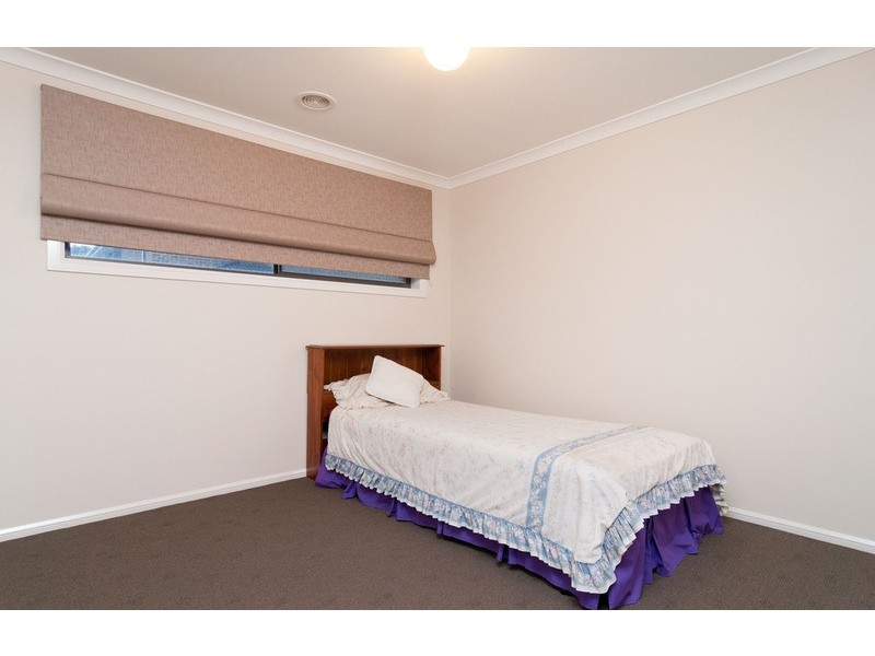 4 Scheffer Crescent, Croydon VIC 3136