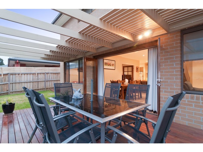 4 Scheffer Crescent, Croydon VIC 3136