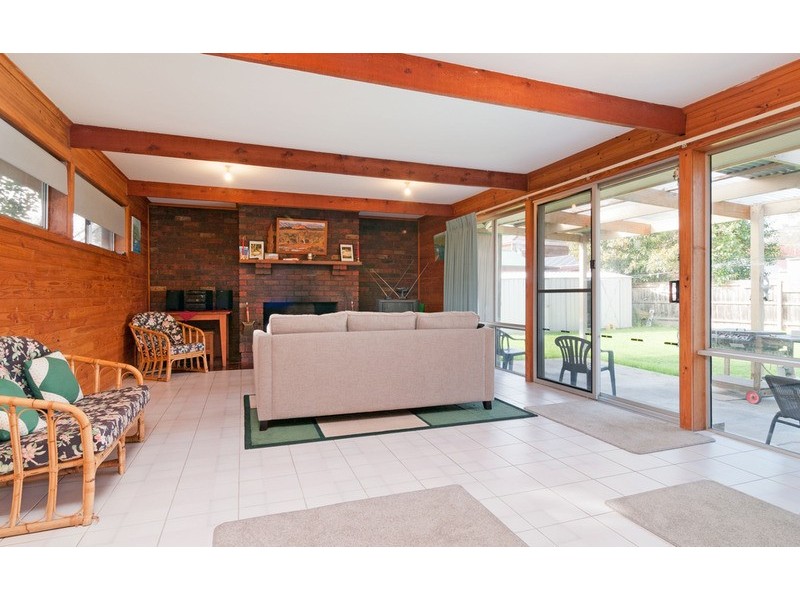 10 Lucas Avenue, Kilsyth VIC 3137