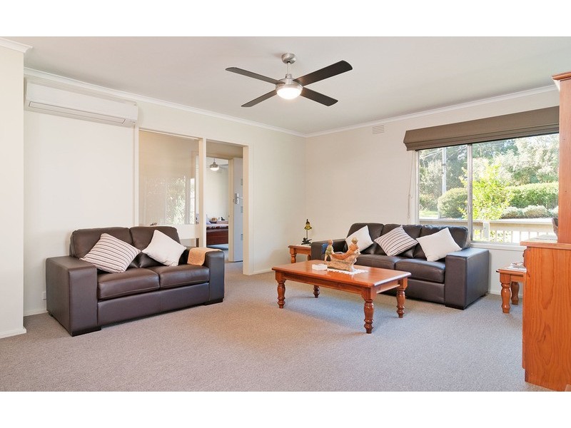 16 Russell Avenue, Mooroolbark VIC 3138