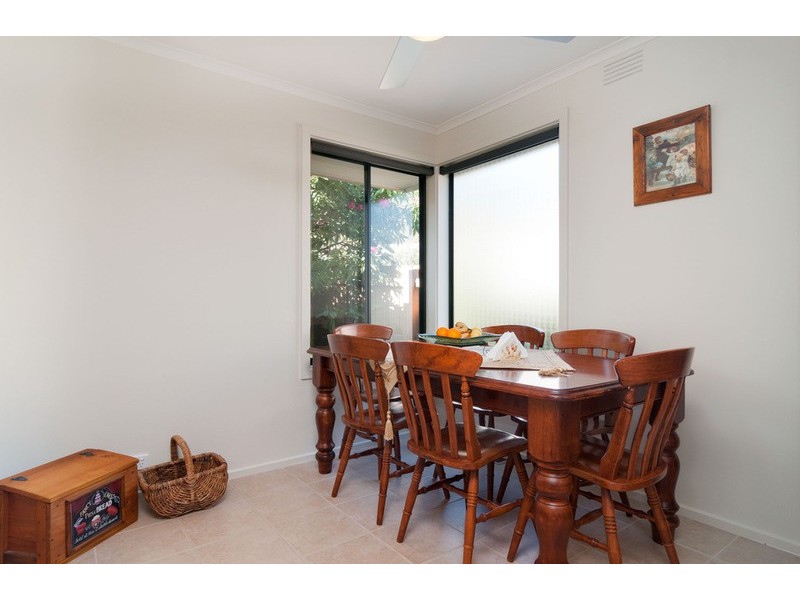 16 Russell Avenue, Mooroolbark VIC 3138