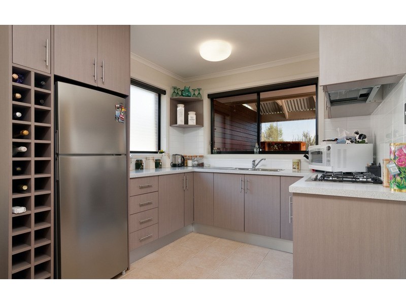 16 Russell Avenue, Mooroolbark VIC 3138