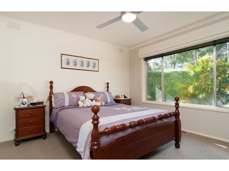 16 Russell Avenue, Mooroolbark VIC 3138