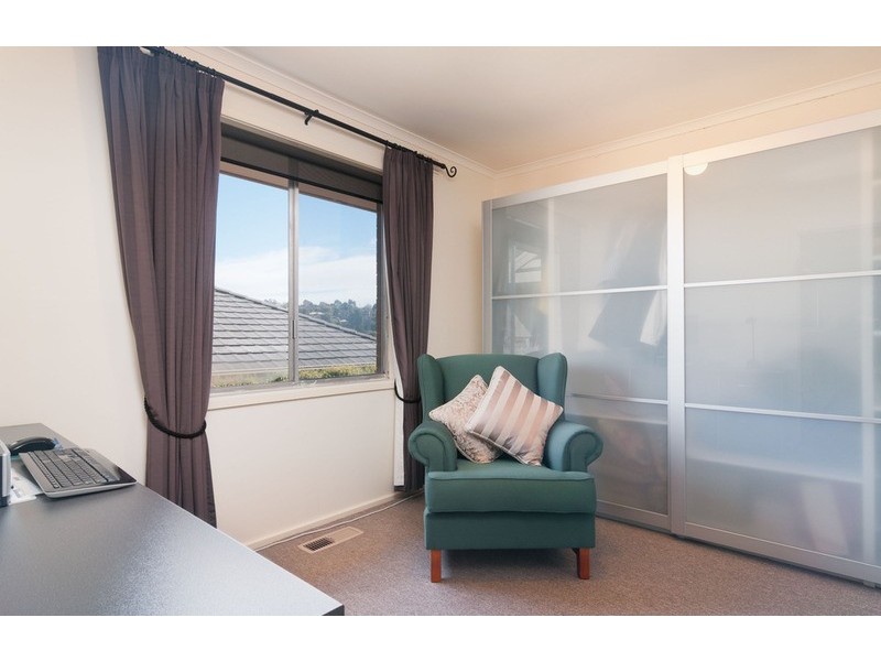 16 Russell Avenue, Mooroolbark VIC 3138