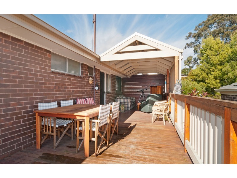16 Russell Avenue, Mooroolbark VIC 3138