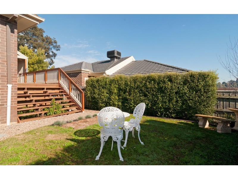 16 Russell Avenue, Mooroolbark VIC 3138