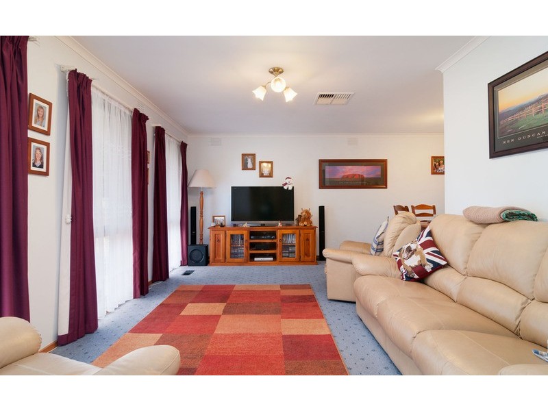 2 Rosny Place, Mooroolbark VIC 3138