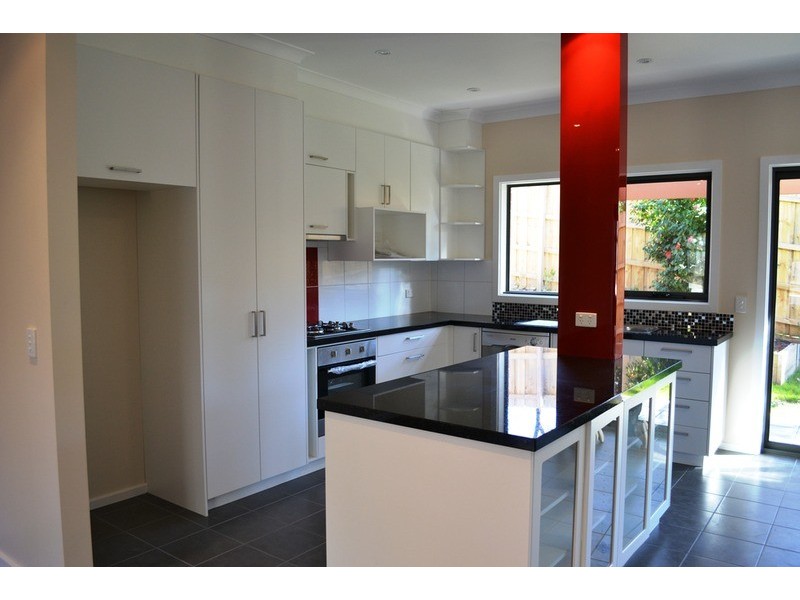 1/15 Ross Road, Croydon VIC 3136