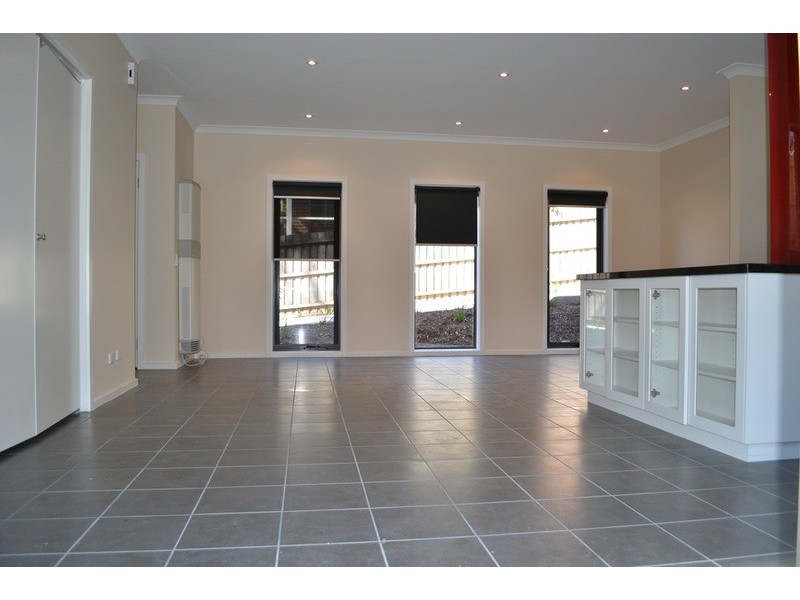 1/15 Ross Road, Croydon VIC 3136