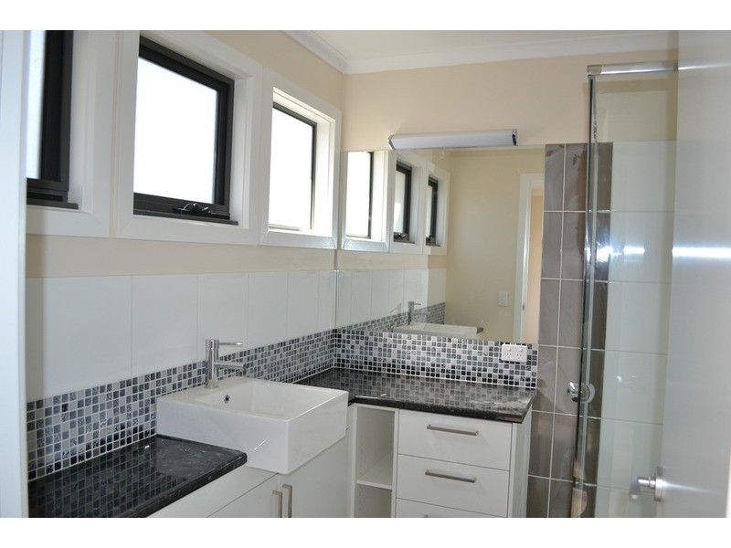 1/15 Ross Road, Croydon VIC 3136