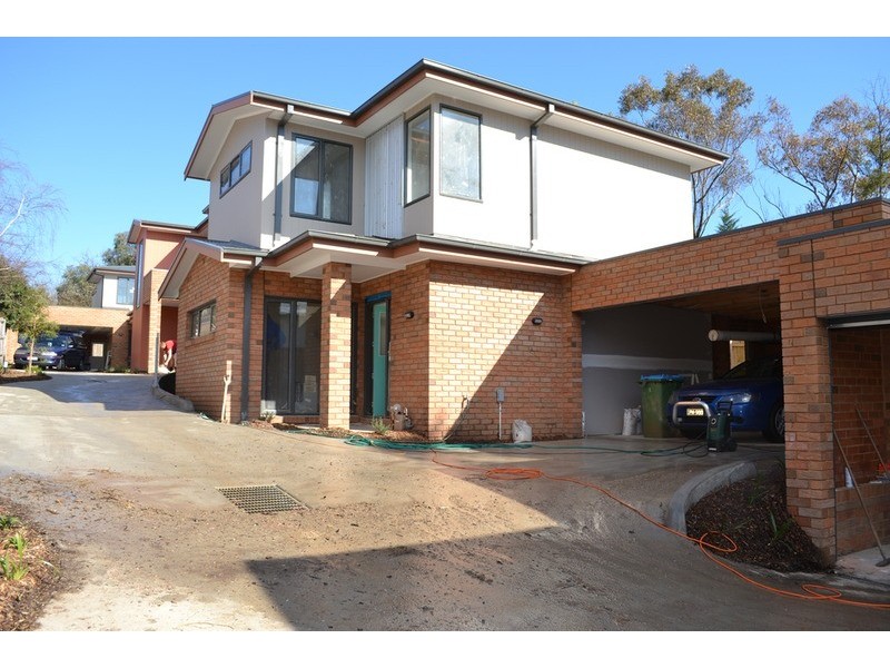 2/15 Ross Road, Croydon VIC 3136