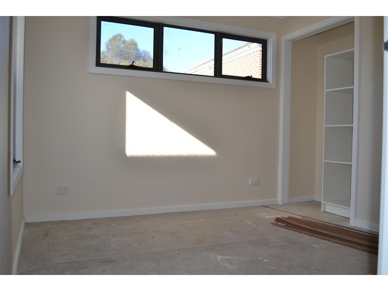 2/15 Ross Road, Croydon VIC 3136