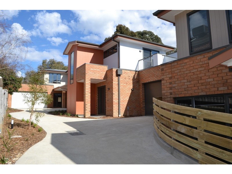 3/15 Ross Road, Croydon VIC 3136