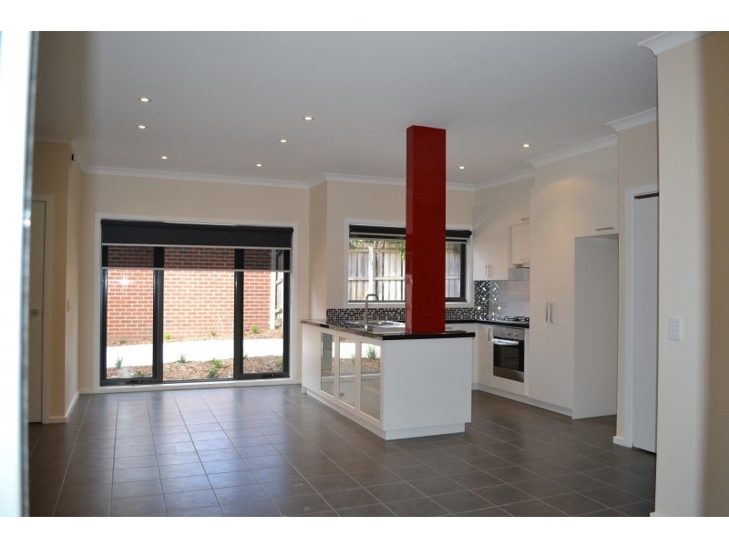 3/15 Ross Road, Croydon VIC 3136