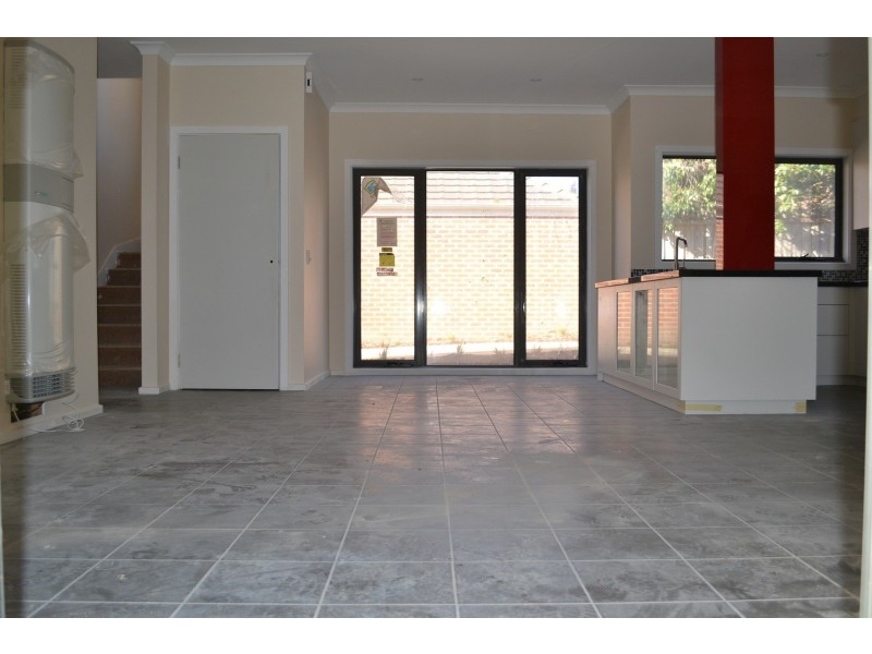 3/15 Ross Road, Croydon VIC 3136