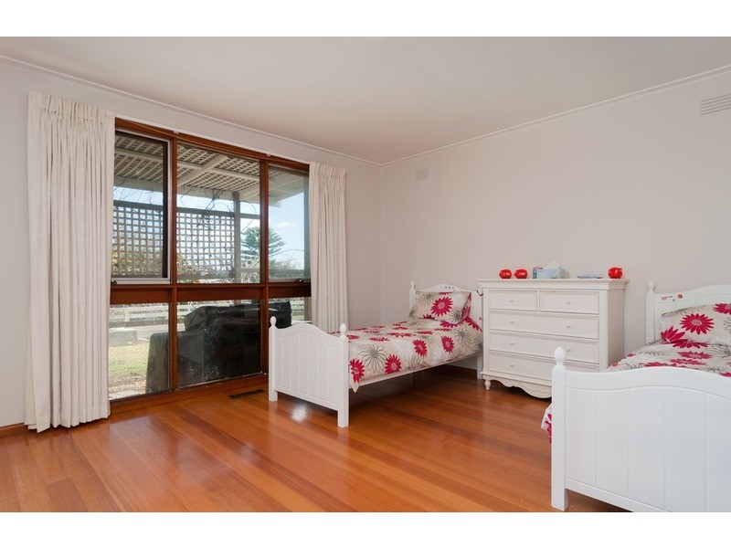 15 Crown Point Ridge, Chirnside Park VIC 3116